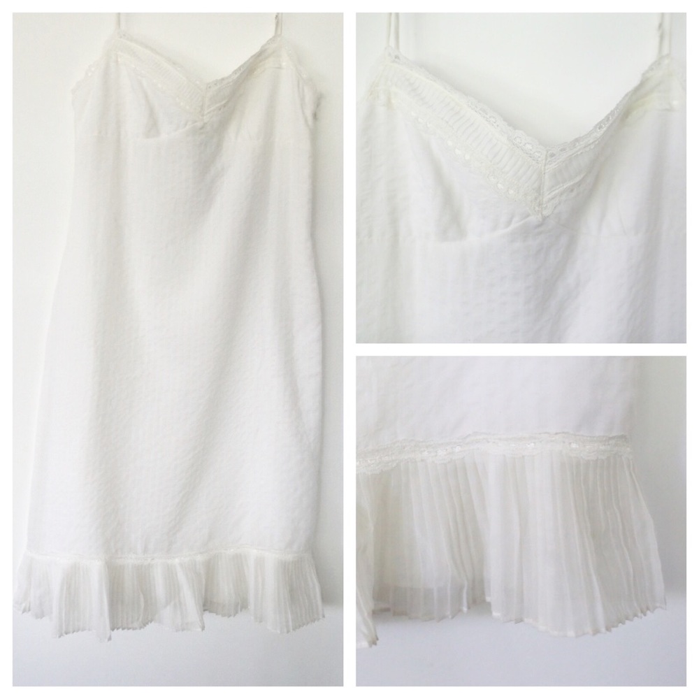 adorable white summer dress, 10, NWT, BCBG.